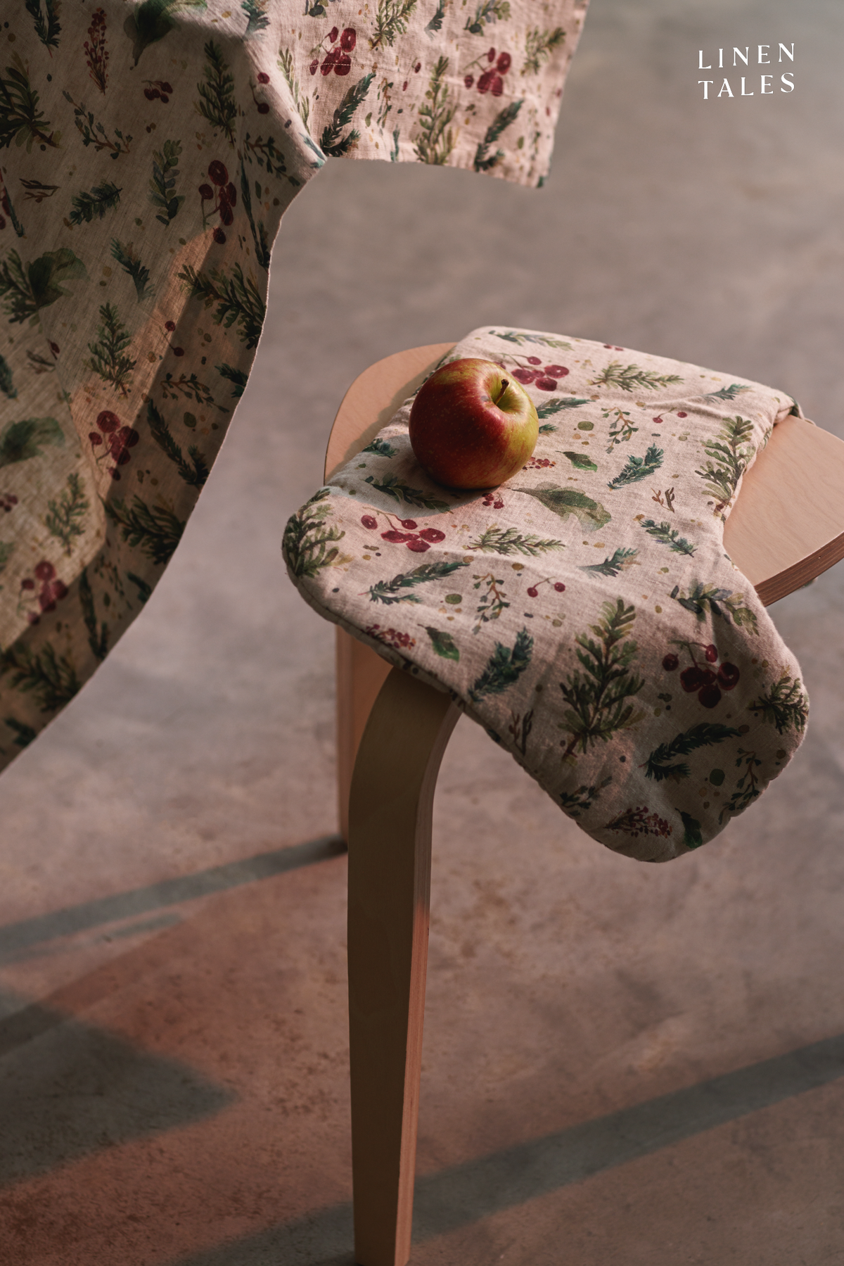 Winter Berries Linen Tablecloth