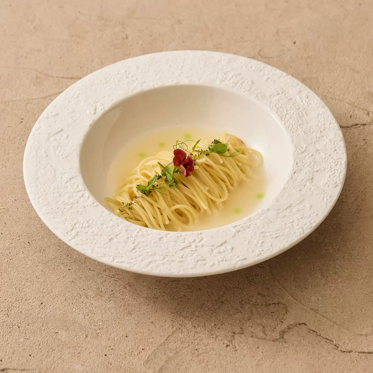 "Phantom Sand" Wide-Rim Soup Plate – Pure White Ceramic Pasta Bowl