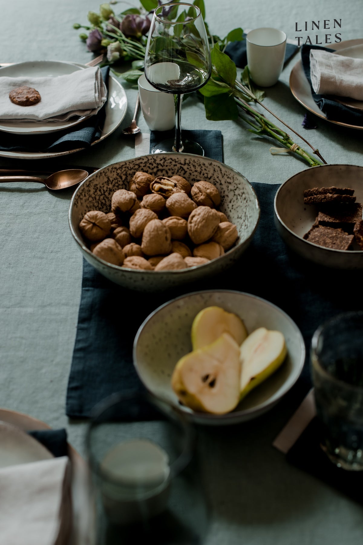 Green Milieu Linen Tablecloth
