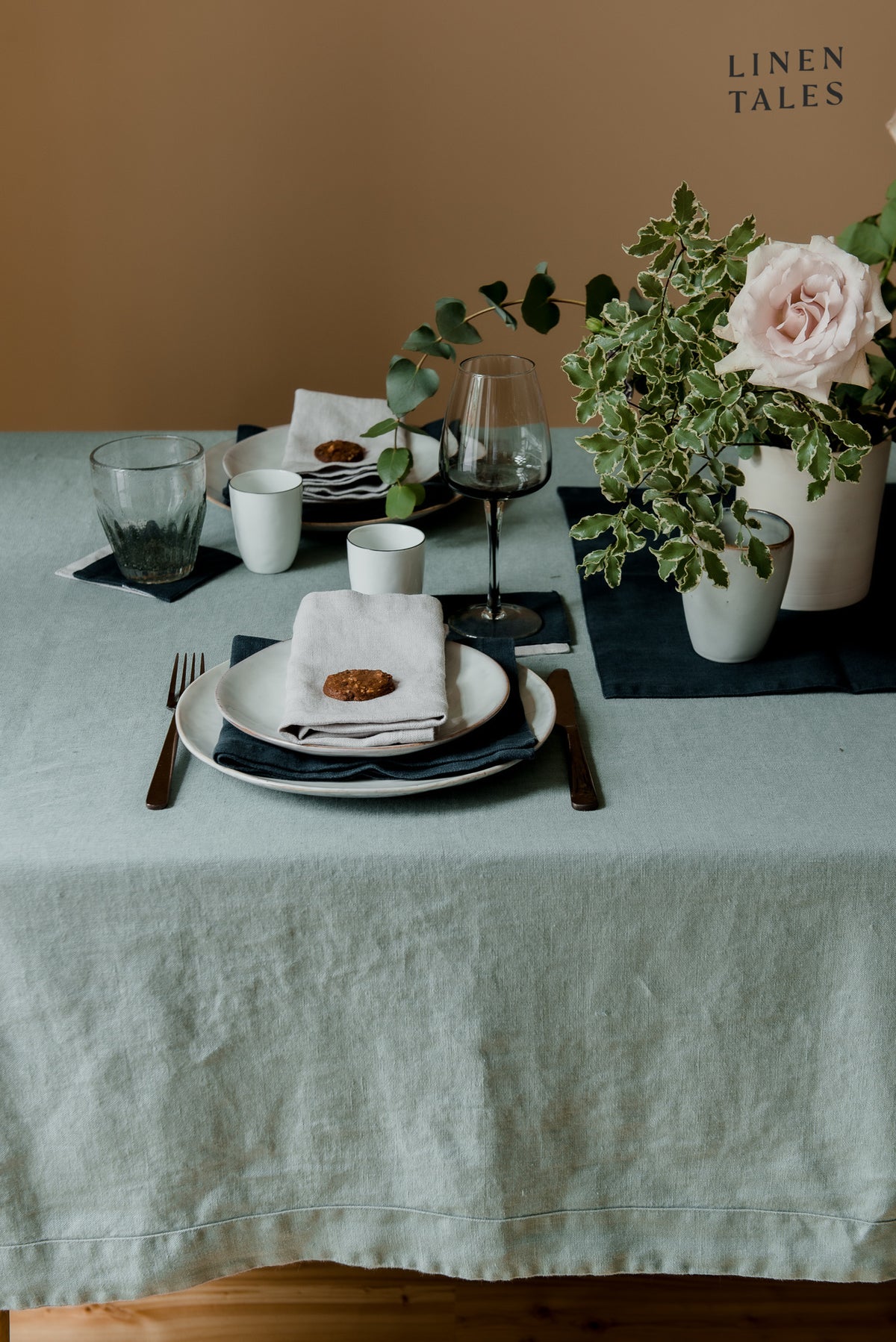Green Milieu Linen Tablecloth